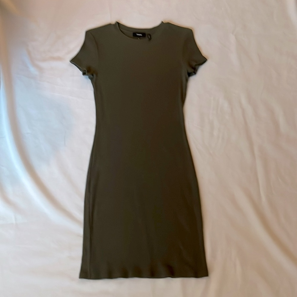 Theory Ribbed Tshirt Dress, Olive, Size M